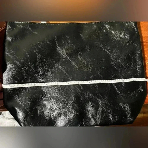 Black crossbody purse…New without tags - Picture 4 of 4